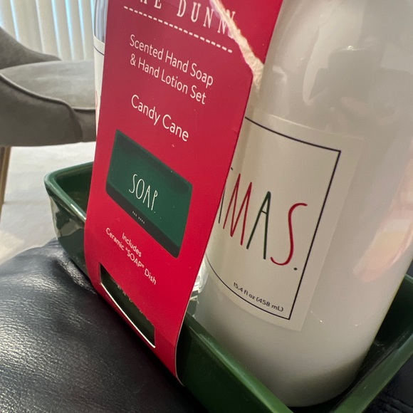 Rae Dunn MERRY CHRISTMAS Soap LOTION Set green ceramic dish NEW - Picture 5 of 5